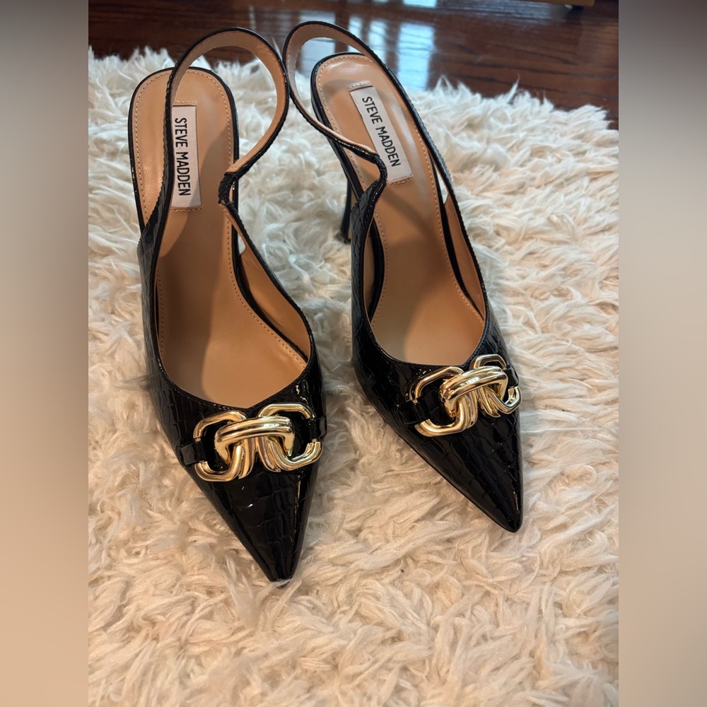 Steve Madden Black Croc-Embossed Heels with Gold Chain